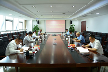 公司黨政領(lǐng)導(dǎo)班子認(rèn)真開展學(xué)習(xí)貫徹習(xí)近平新時代中國特色社會主義思想主題教育讀書班集中自學(xué)